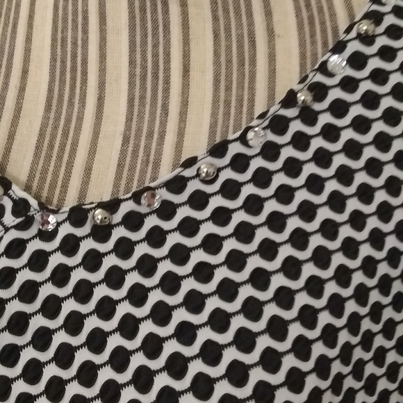 Hearts of Palm Woman Plus Size Pullover Tunic Top - Picture 2 of 7